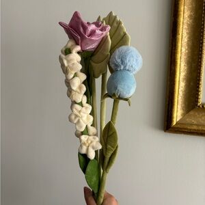 CJ Hendry 5 flower bouquet